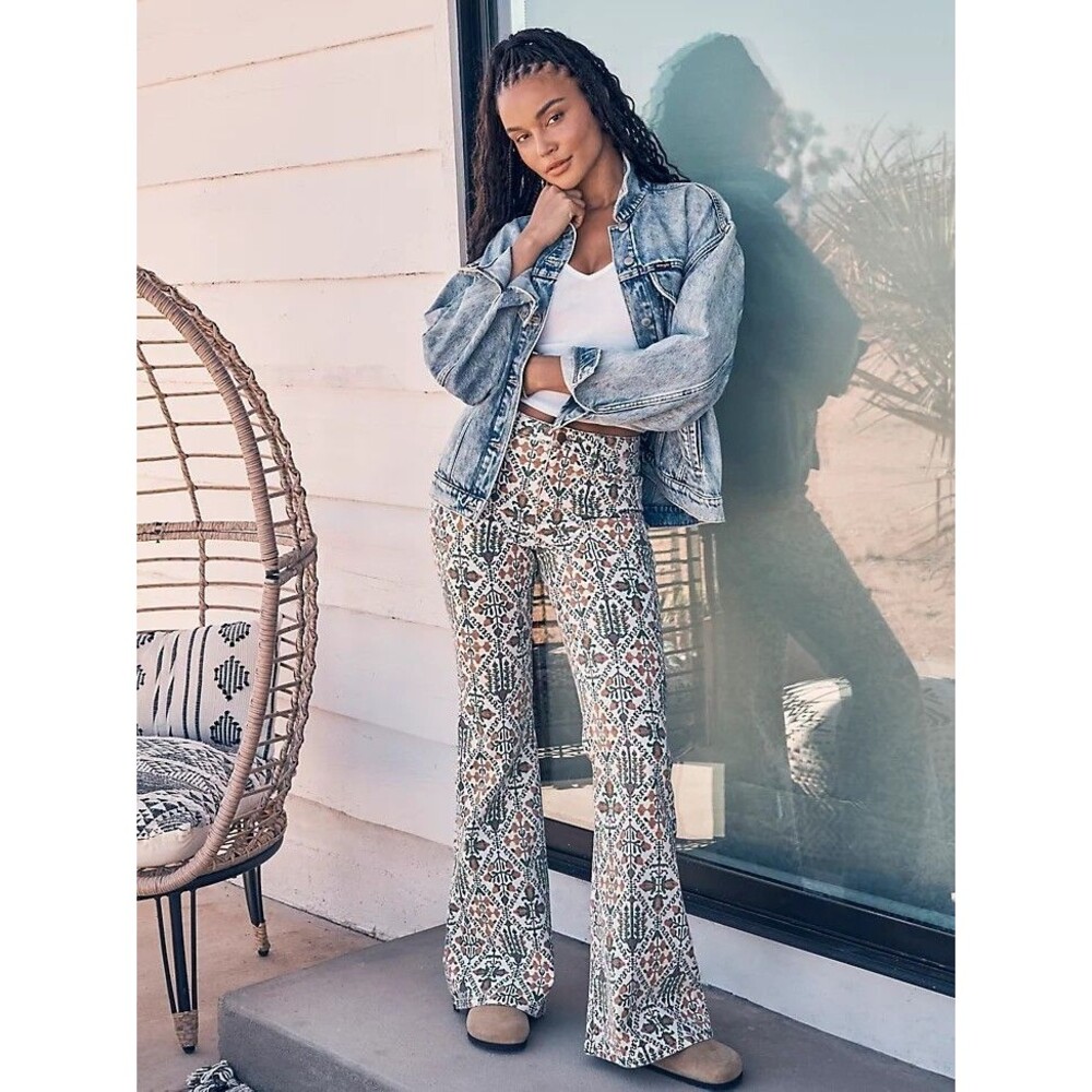 Wrangler Womens Vintage Garden Fierce Flare Jeans High Rise Print Boho Festival